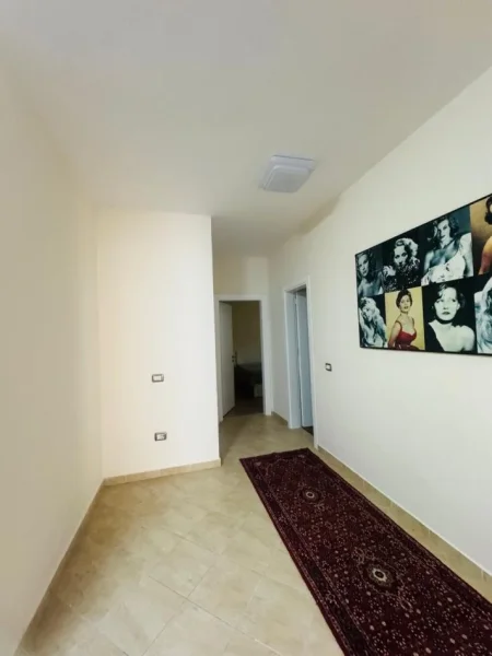 Tirane, jepet me qera apartament 2+1+Ballkon Kati 2, 90 m² 550 € 