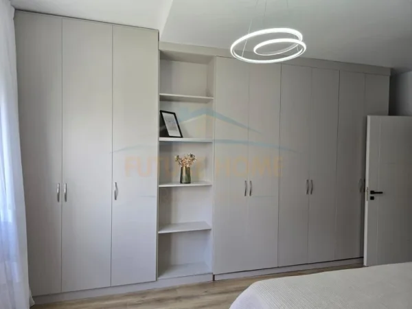 Tirane, jepet me qera apartament 2+1 Kati 3, 93 m² 700 € (Vasil Shanto)