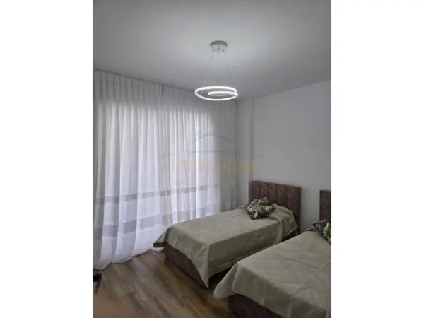 Tirane, jepet me qera apartament 2+1 Kati 3, 93 m² 700 € (Vasil Shanto)