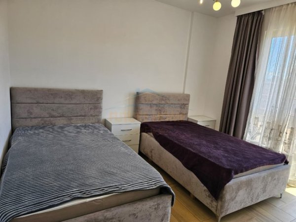 Tirane, jepet me qera apartament 2+1+Ballkon Kati 3, 94 m² 800 € (21 Dhjetori)