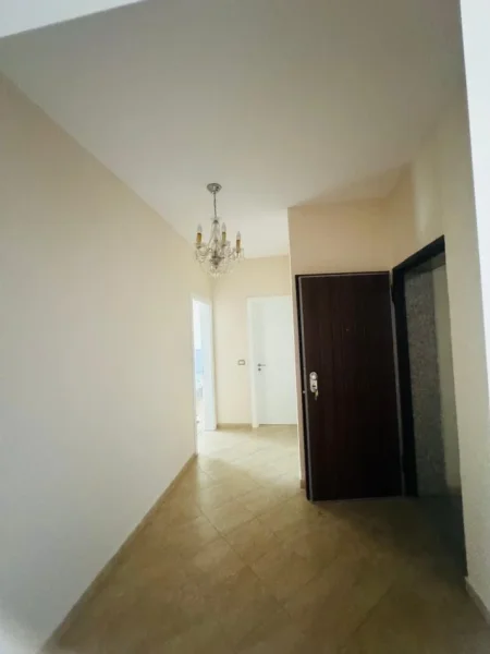 Tirane, jepet me qera apartament 2+1+Ballkon Kati 2, 120 m² 600 € 