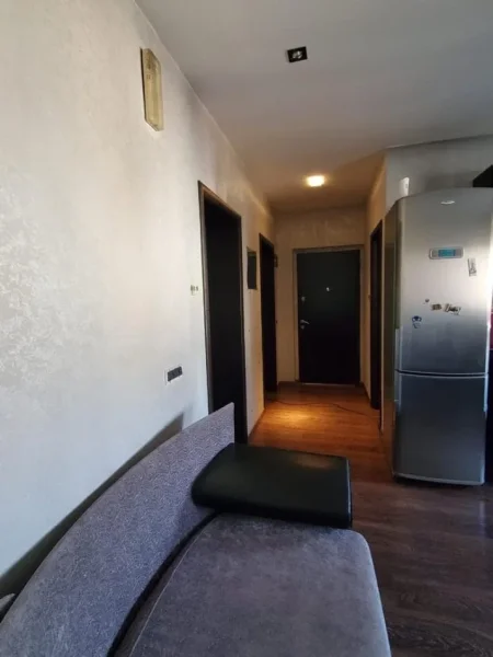 Tirane, jepet me qera apartament 2+1+Aneks+Ballkon Kati 4, 80 m² 650 € (Rr. Bardhyl te Bar Oslo)