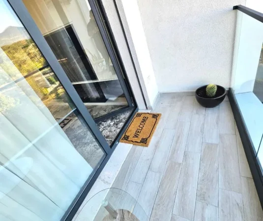 -JEPET ME QIRA apartament 1+1+ garazh totalisht i investuar si per vete me çdo gje cilesore te markave me te mira TEK LIQENI THATË