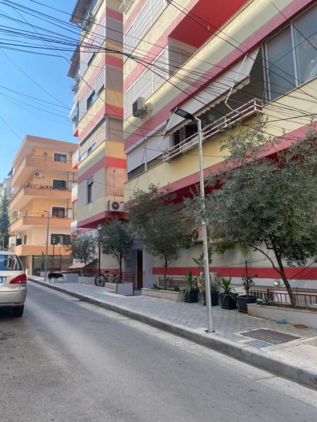 Tirane, shitet garazh | post parkimi Kati -1, 15 m² (rruga Bill klinton)