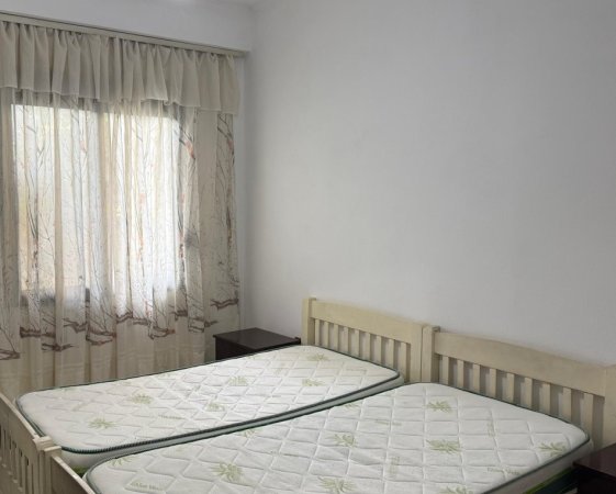 Tirane, jepet me qera garsonier 1+1 Kati 2, 35 m² (Pran Ambasades Turke)