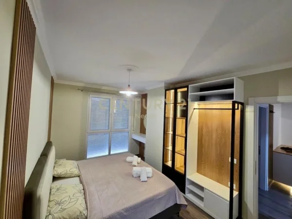 Tirane, jepet me qera apartament 2+1+Aneks+Ballkon Kati 5, 110 m² 650 € (Neom121882)