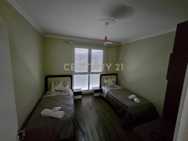 Tirane, jepet me qera apartament 2+1+Aneks+Ballkon Kati 5, 110 m² 650 € (Neom121882)