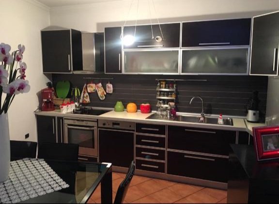 Tirane, jap me qera apartament 2+1+Ballkon Kati 9, 115 m² 700 € (Don Bosko)
