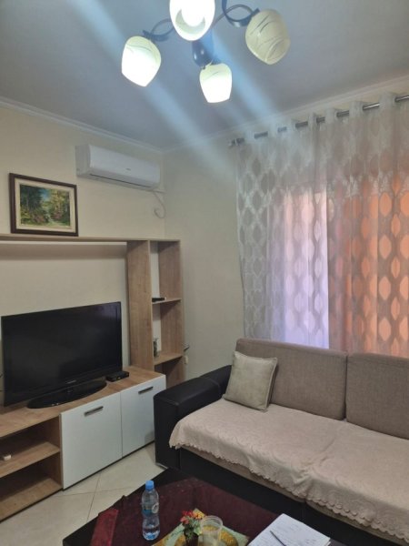 Tirane, jepet me qera apartament 1+1 Kati 1, 78 m² 450 € (5 maj)