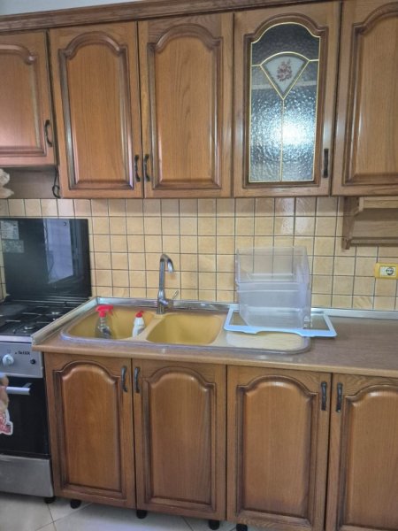 Tirane, jepet me qera apartament 1+1 Kati 1, 78 m² 450 € (5 maj)