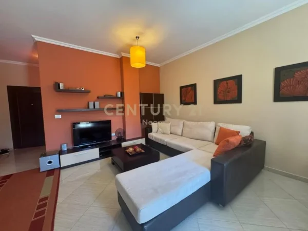 Tirane, jepet me qera apartament 1+1+Aneks+Ballkon Kati 4, 75 m² 550 € (Neom121896)