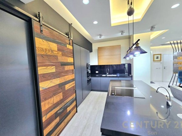 Tirane, jepet me qera apartament 2+1 Kati 4, 128 m² 1.500 € 