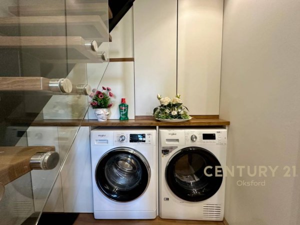 Tirane, jap me qera apartament 2+1 Kati 4, 168 m² 1.800 € 