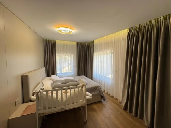 Tirane, jepet me qera apartament duplex Dublex Kati 5, 150 m² 1.400 € (Rezidenca Kodra e Diellit, Tiranë)