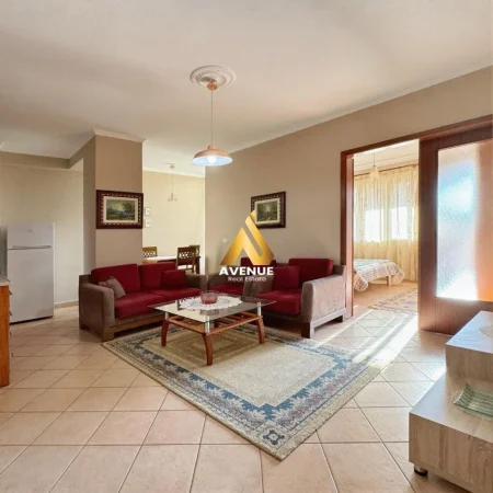 Tirane, jepet me qera apartament 1+1+Ballkon Kati 2, 70 m² 600 € (perlat rexhepi)