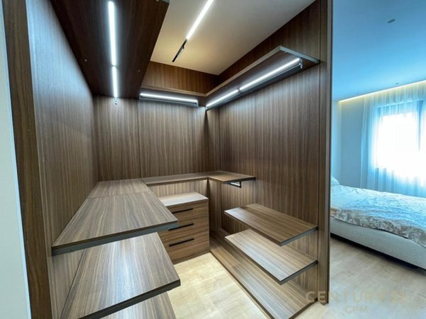 Tirane, jepet me qera apartament 2+1 Kati 2, 105 m² 1.500 € 