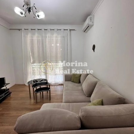 Tirane, jepet me qera apartament 1+1+Ballkon Kati 2, 60 m² 500 € (Kryqezimi Rr. Bardhyl me Rr. Hoxha Tahsin)