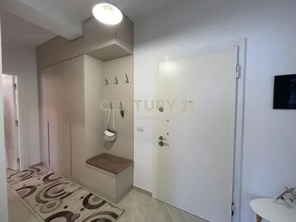 Tirane, jepet me qera apartament 2+1 Kati 4, 115 m² 800 € 