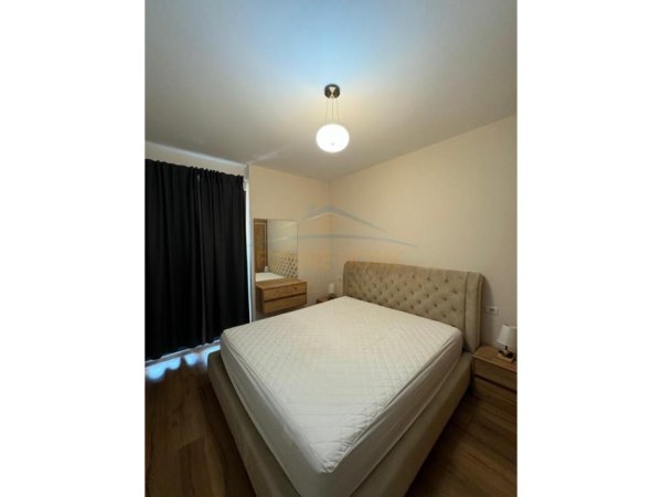 Tirane, jepet me qera apartament 2+1 Kati 7, 120 m² 800 € (SHKOLLA E KUQE)