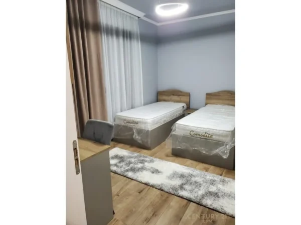Tirane, jepet me qera apartament 2+1 Kati 3, 116 m² 1.500 € 
