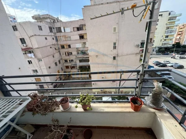 Durres, shitet apartament 2+1+Ballkon Kati 3, 98 m² 180.000 € (Vollga , Durres)