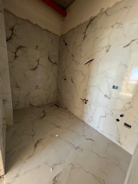 Tirane, shitet apartament 1+1 Kati 10, 53 m² 110.000 € (Pallati Henkes)