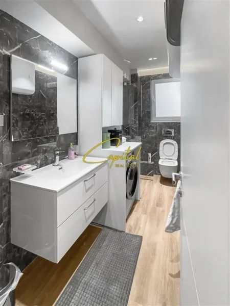 Tirane, jepet me qera apartament 1+1 Kati 2, 71 m² 1.100 € (ISH BLLOKU)