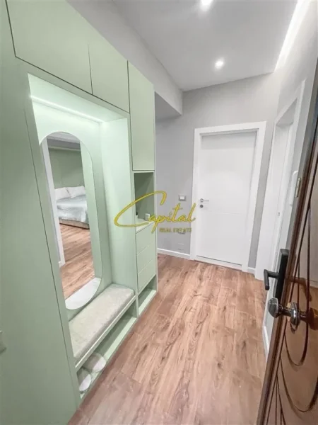 Tirane, jepet me qera apartament 1+1 Kati 2, 71 m² 1.100 € (ISH BLLOKU)