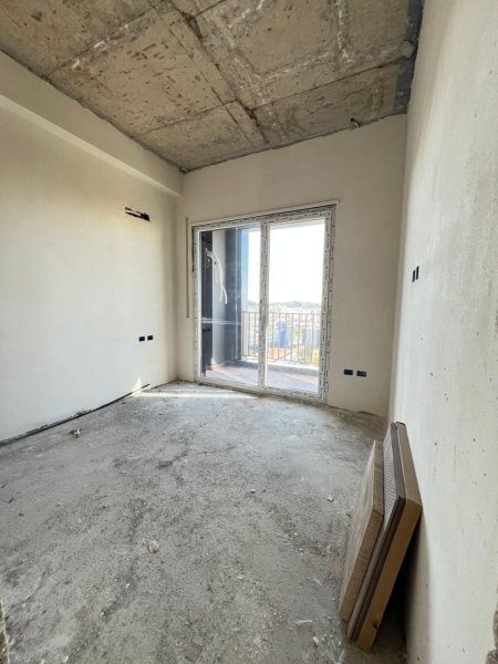 Tirane, shitet apartament 1+1 Kati 10, 53 m² 110.000 € (Pallati Henkes)