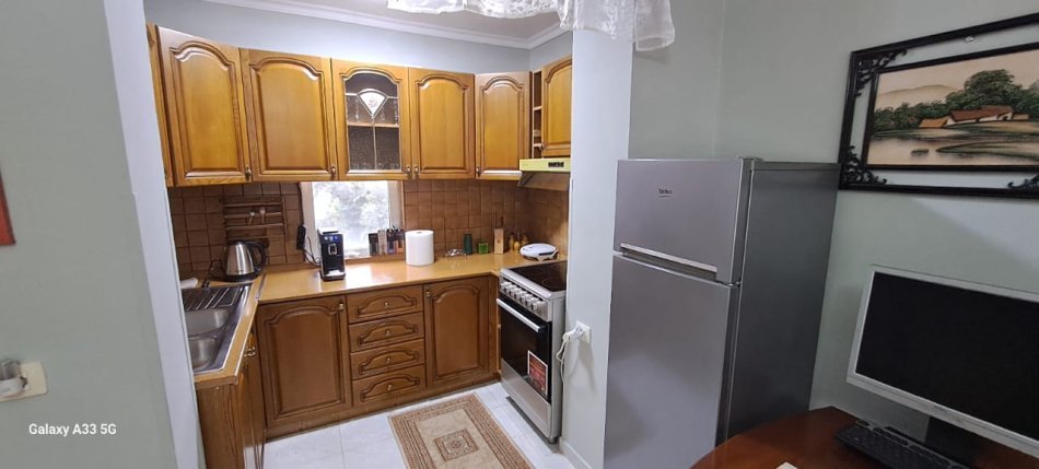 Tirane, jepet me qera apartament 1+1 Kati 2, 60 m² 360 € (Mullet)