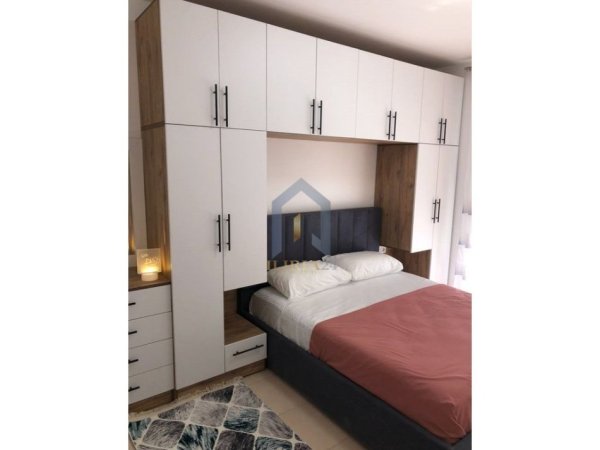 Tirane, jap me qera apartament 2+1+Ballkon Kati 4, 112 m² 650 € (5 Maj)