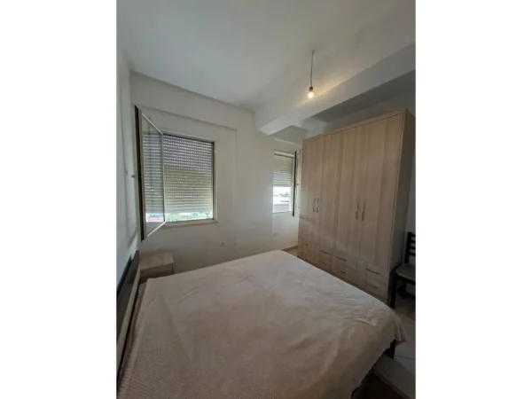 Tirane, jepet me qera apartament 2+1 Kati 6, 93 m² 550 € (PERBALLE SPITALIT AMERIKAN 3)