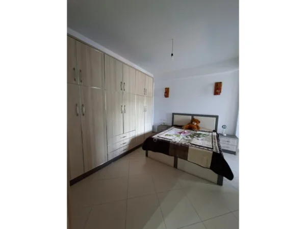 Tirane, jepet me qera apartament 2+1 Kati 6, 93 m² 550 € (PERBALLE SPITALIT AMERIKAN 3)