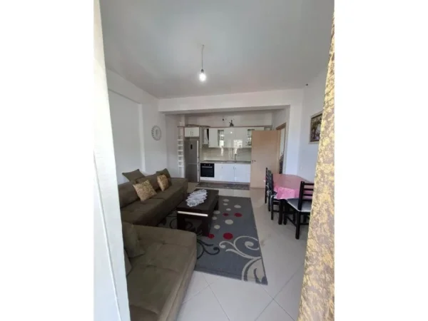 Tirane, jepet me qera apartament 2+1 Kati 6, 93 m² 550 € (PERBALLE SPITALIT AMERIKAN 3)