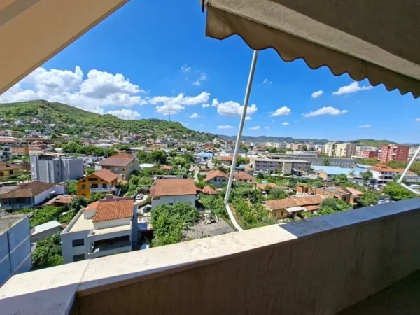 Tirane, jepet me qera apartament 2+1 Kati 6, 93 m² 550 € (PERBALLE SPITALIT AMERIKAN 3)