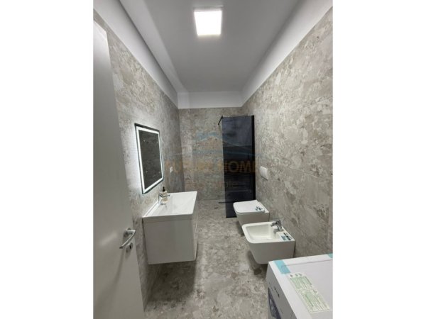 Shkembi Kavajes, shitet apartament 1+1+Ballkon Kati 1, 52 m² 72.000 € (Shkembi i Kavajes, Durres)