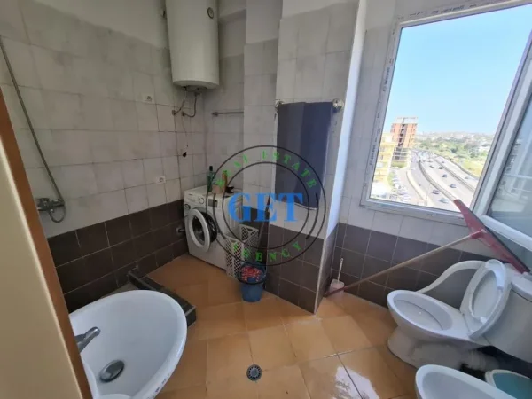 Durres, jepet me qera apartament 1+1 Kati 6, 74 m² 250 € (SHKEMBI I KAVAJES)