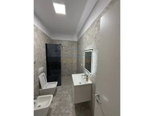 Shkembi Kavajes, shitet apartament 1+1+Ballkon Kati 1, 52 m² 72.000 € (Shkembi i Kavajes, Durres)