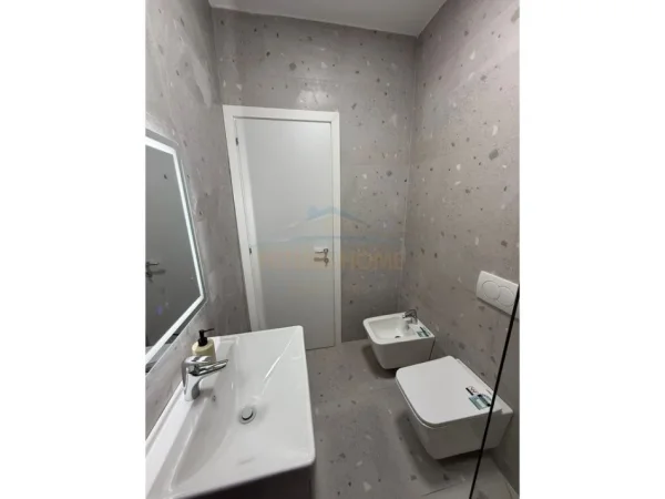 Shkembi Kavajes, shitet apartament 1+1+Ballkon Kati 1, 57 m² 77.000 € (Shkembi i Kavajes, Durres)