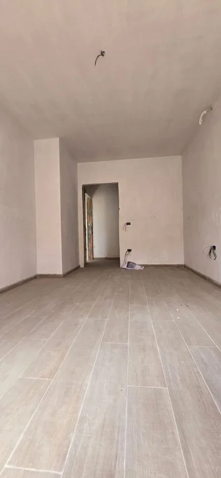 Shqiperi, shitet apartament 1+1 Kati 1, 73 m² 139.460 € (RRUGA JORDAN MISJA)