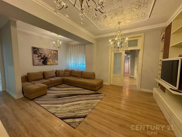 Tirane, jepet me qera apartament 2+1 Kati 8, 120 m² 1.000 € (PRANE KOMPLEKSIT DELIJORGJI)