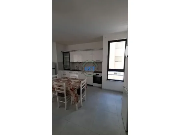 Durres, jepet me qera apartament 1+1 , 80 m² 400 € 