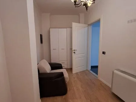 Tirane, jepet me qera garsonier Kati 1, 40 m² 400 € 