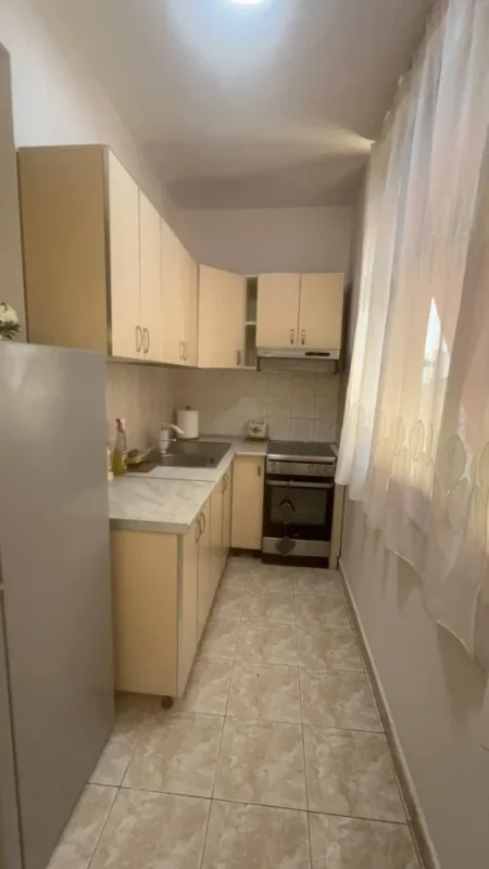 Tirane, jepet me qera apartament 1+1 Kati 6, 65 m² 550 € (zogu zi)