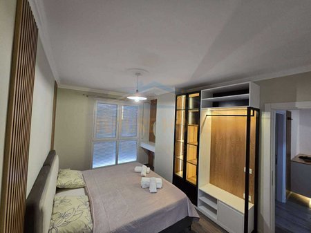 Tirane, jepet me qera apartament 2+1 Kati 5, 110 m² 650 € 