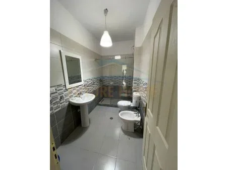 Tirane, jepet me qera apartament 2+1 Kati 7, 100 m² 450 € 