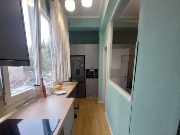 Tirane, jepet me qera Vile 5+1+Aneks+Ballkon Kati 3, 210 m² 450.000 € (SHKOLLA E BALETIT)