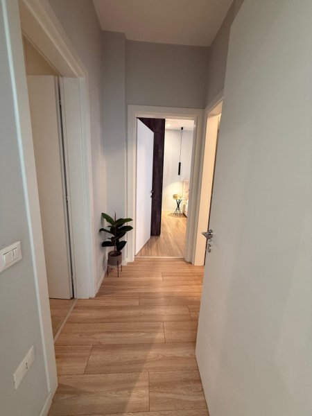 Tirane, jepet me qera apartament 2+1 Kati 7, 112 m² 1.100 € (kika 2)