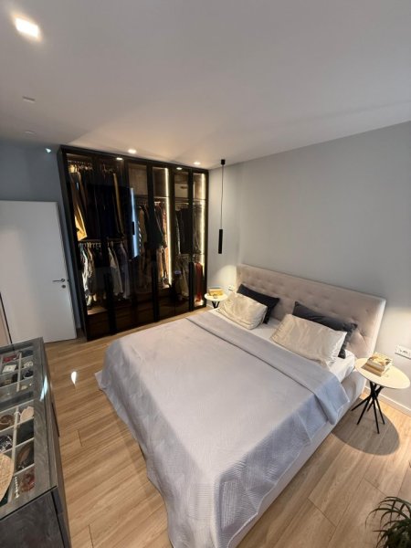 Tirane, jepet me qera apartament 2+1 Kati 7, 112 m² 1.100 € (kika 2)