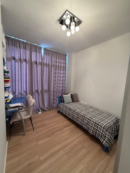 Tirane, jepet me qera apartament 2+1 Kati 7, 112 m² 1.100 € (kika 2)